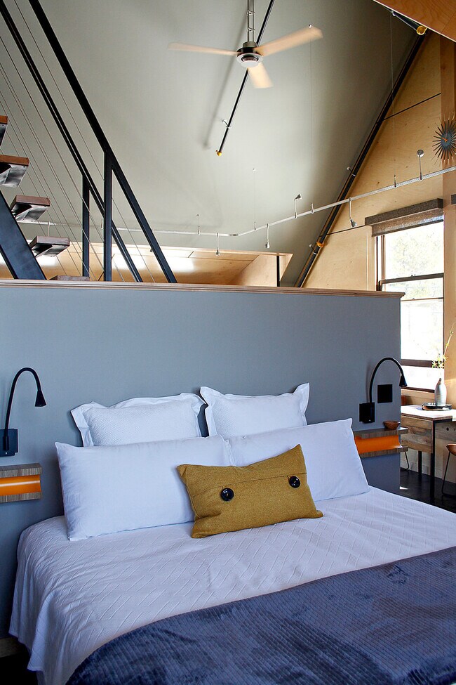 Building Photo - 517 Ocean House Rd