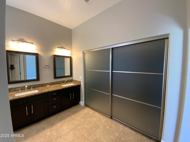 Building Photo - 6204 E Phelps Rd