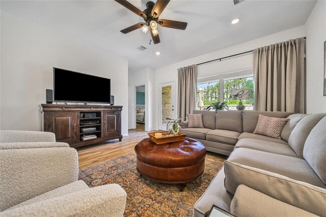 Building Photo - 15415 Surrey Pines Ln