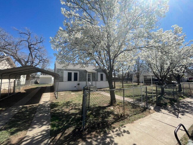 Primary Photo - 3821 S Van Buren St