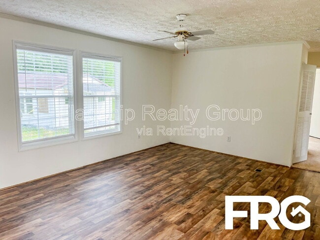 Building Photo - 5961 Berkley Dr