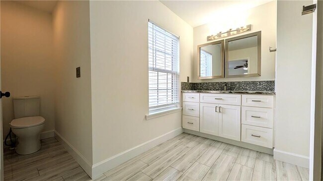 Building Photo - 521 Windstone Trail