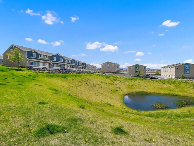Building Photo - Herriman 3 Bedroom Townhouse Ready to be Called Home!