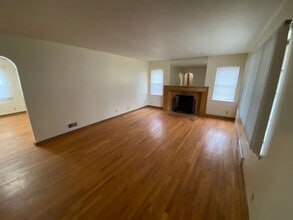 Building Photo - Charming Woods Park Home | 2 Bed | Fenced Yard | Garage | $1800/mo