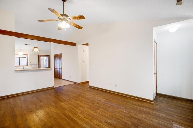 Building Photo - 205 Corey Ct