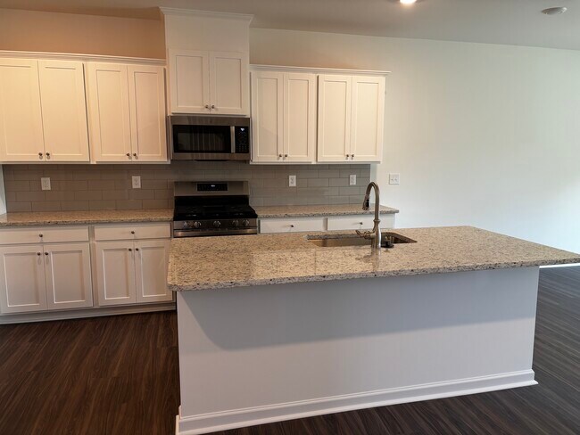 Building Photo - 2721 Yeager Dr NW