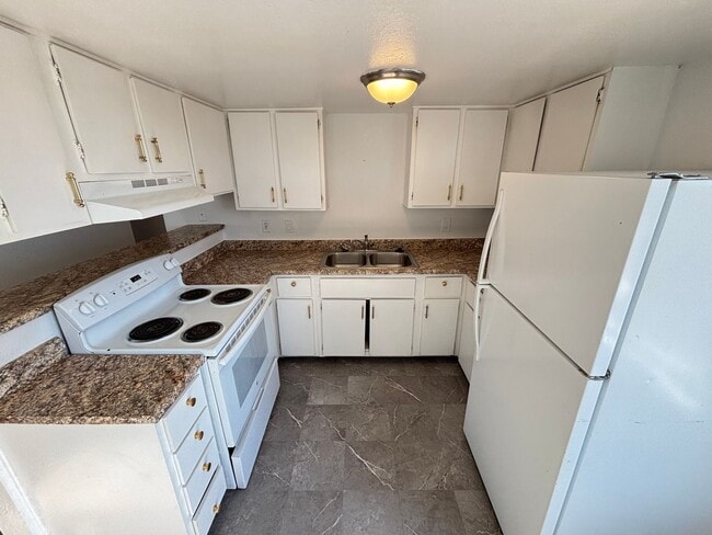 Building Photo - Charming 3Bed/1Bath apartment located in North Las Vegas— Enjoy Rent-Free Holidays!