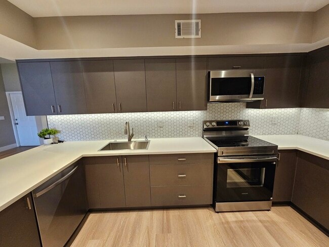 Building Photo - 3190 Leewood Terrace