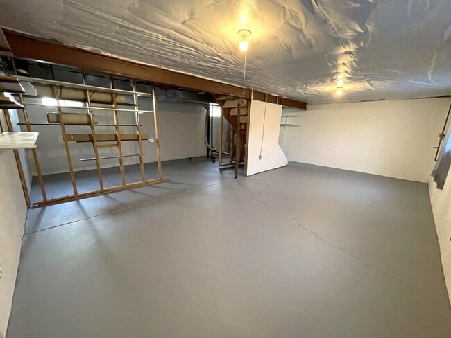 Building Photo - Beautiful 3-Bedroom, 3-Bath Home With Grea...