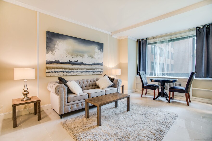 LIVING ROOM2 - 1021 Arlington Blvd