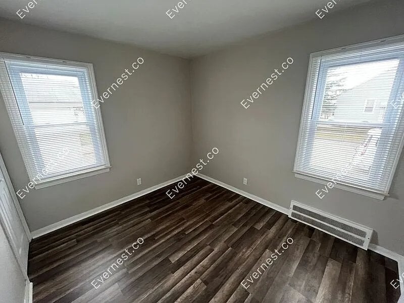 Building Photo - 1145 10th St