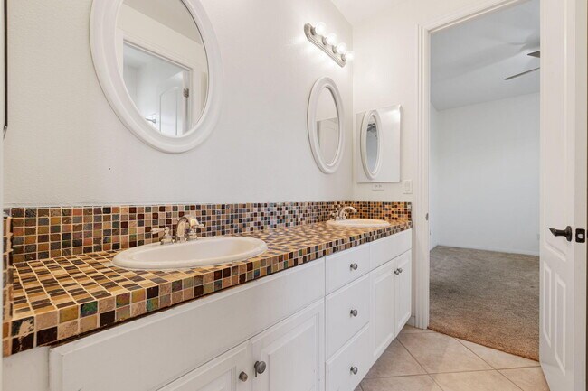 Building Photo - 145 Bellini Way