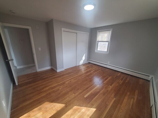 Building Photo - 433 B Sea St