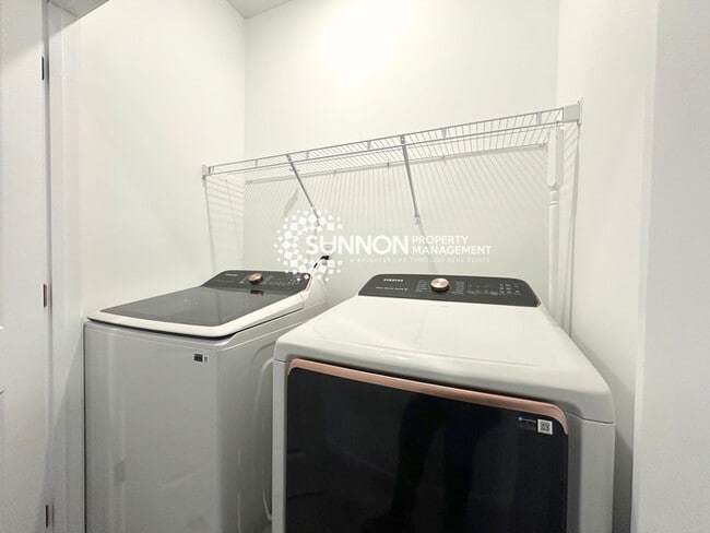 Building Photo - New 3 Bed Townhome in Mineral Springs