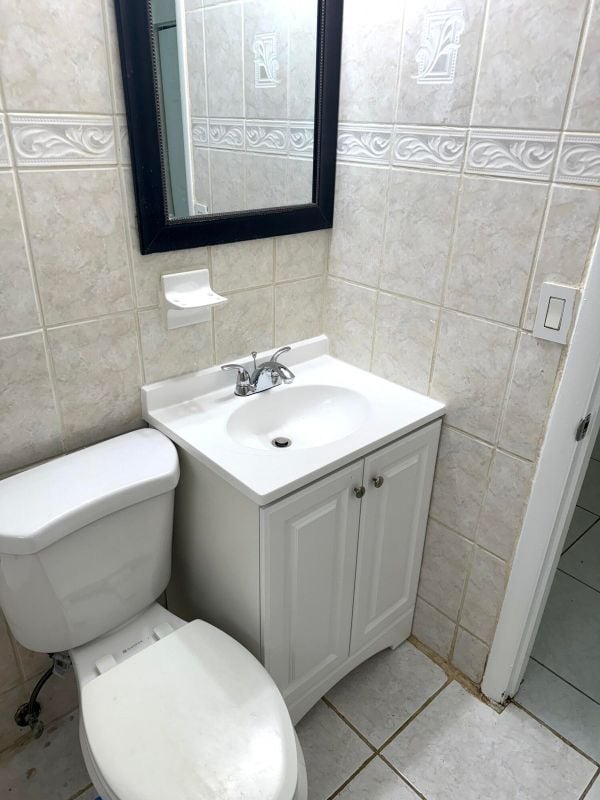 Building Photo - 5698 Gramercy Dr