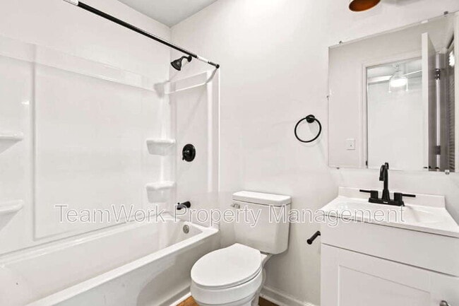 Building Photo - 3011 Terry Dr