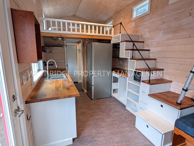 Building Photo - 5326 N Montana Ave