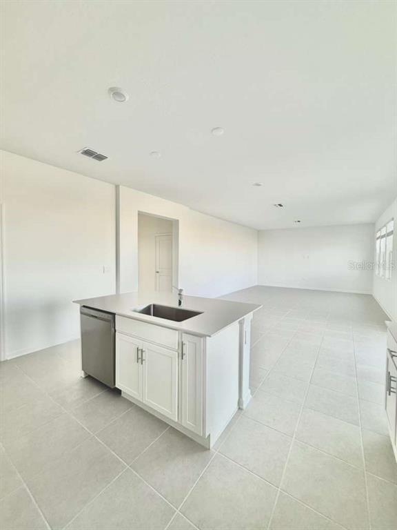 Building Photo - 5664 Lemon Grass St