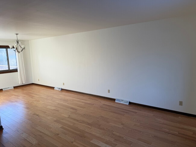 Building Photo - 13831 S Mallard Dr