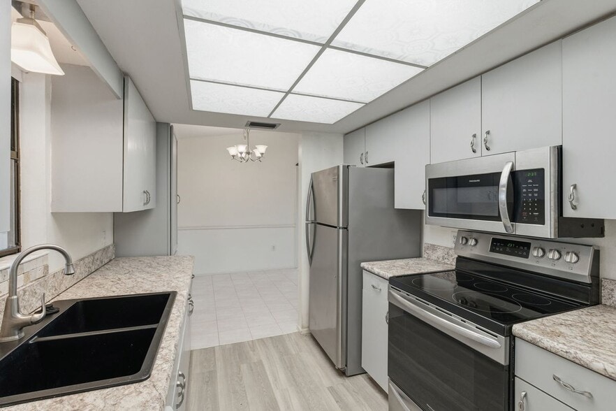 Building Photo - 7284 Sea Mist Dr