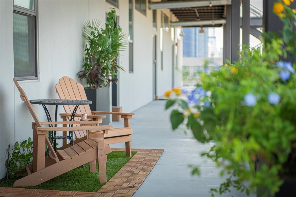 Patio - 1322 E 12th St