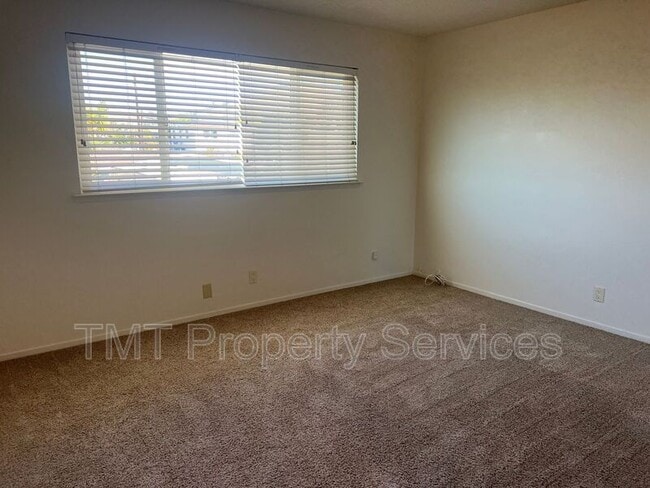 Building Photo - 2170 Seaview Ave