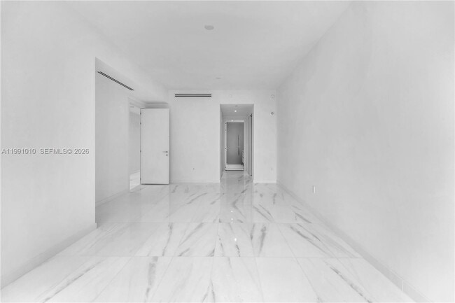 Building Photo - 300 Biscayne Blvd Way