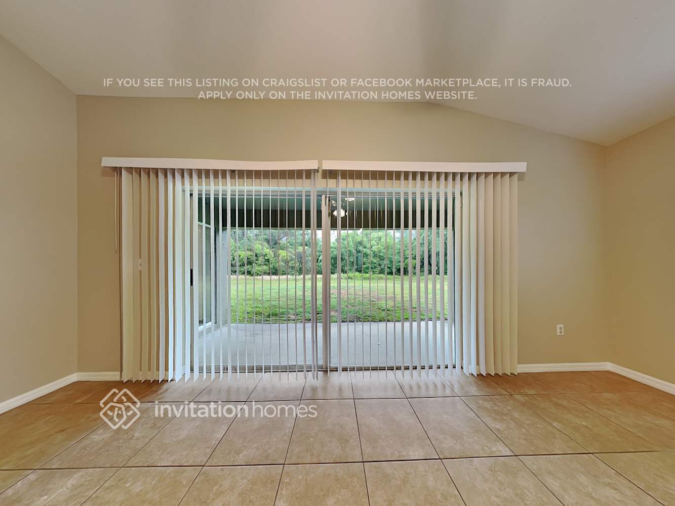 Building Photo - 2389 Hamlet Cir