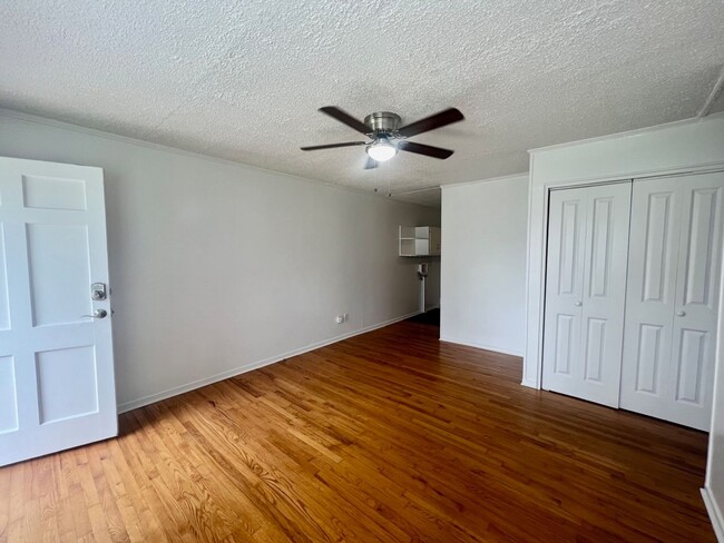 Building Photo - Sunset Hills-Love Where You Live! Two bedr...