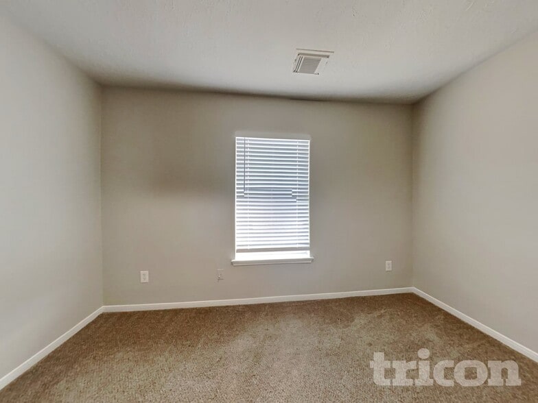 Building Photo - 21526 Lovis Way