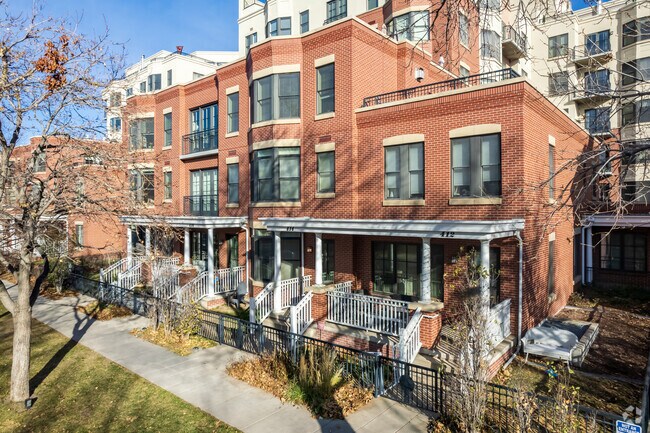 Building Photo - Watermark Condos