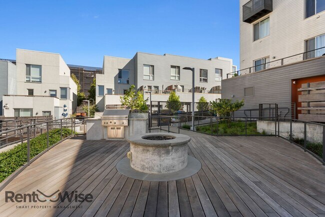 Building Photo - 50 Jerrold Ave