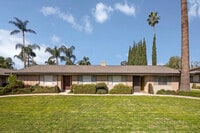 Building Photo - Country Club Villas