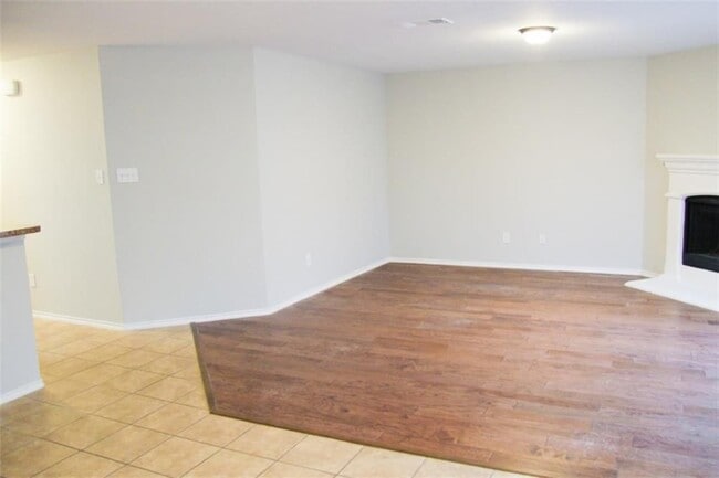 Building Photo - 3613 Dove Ln