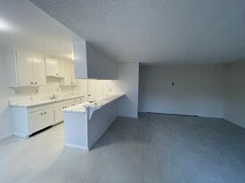 Building Photo - 2131 1/2 S Broden St