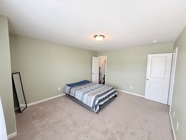 Building Photo - 1174 Primrose Dr