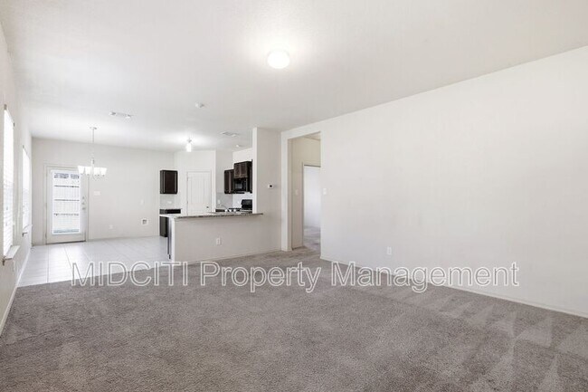 Building Photo - 205 Tallow Trl