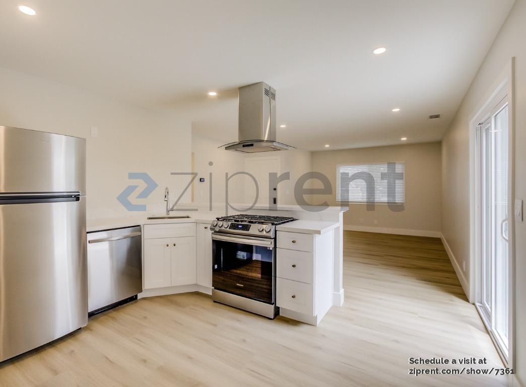Building Photo - Unit D
