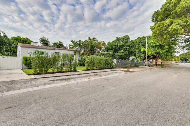 Building Photo - 774 NW 49th St