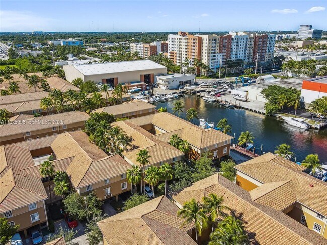 Building Photo - 2945 NE 185th St