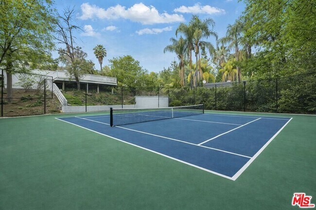 Building Photo - 5220 Melvin Ave