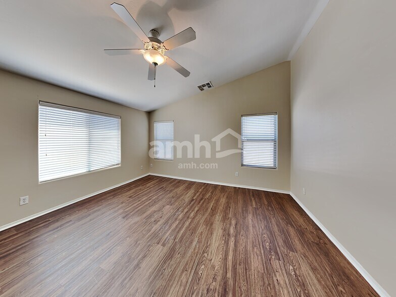 Building Photo - 25841 W Miami St