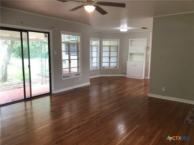 Building Photo - 1175 Canyon Dr