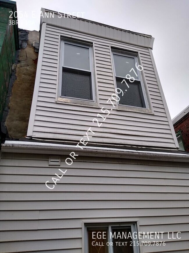 Building Photo - 2054 Ann St