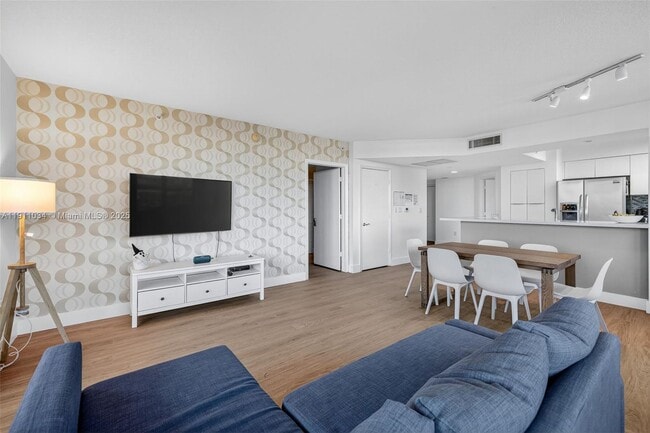 Building Photo - 19501 W Country Club Dr