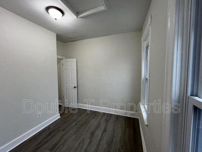 Building Photo - 3010 Grayson St