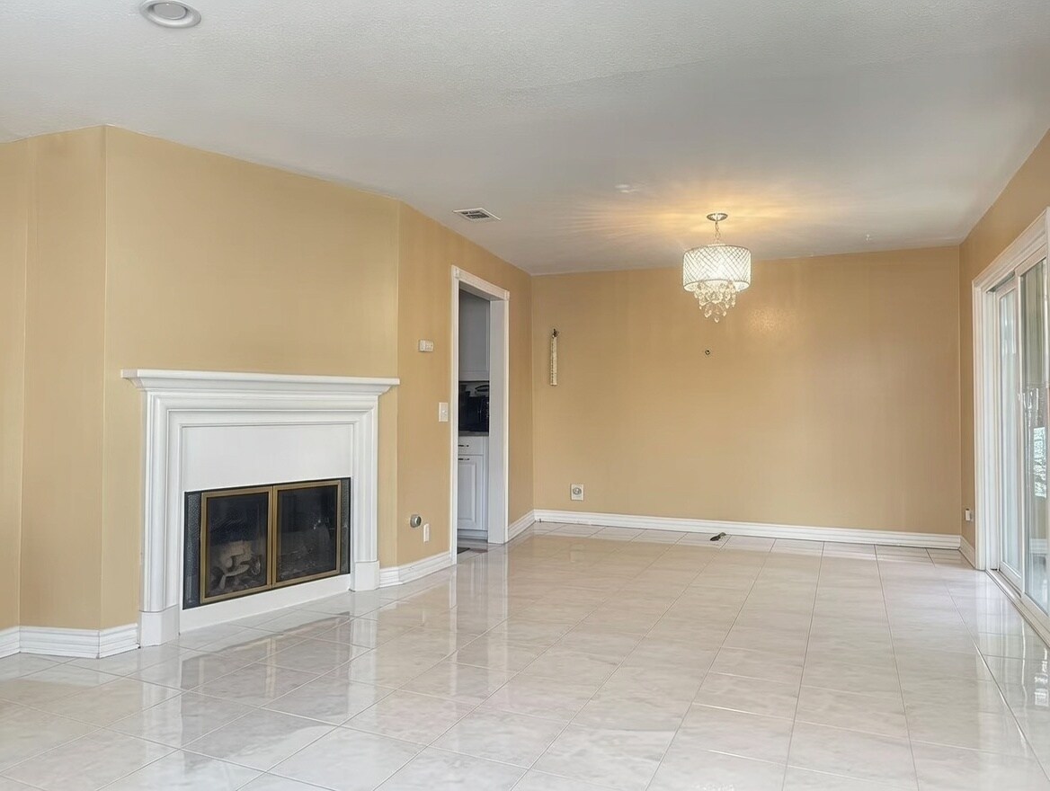 Building Photo - 660 Golden Springs Dr