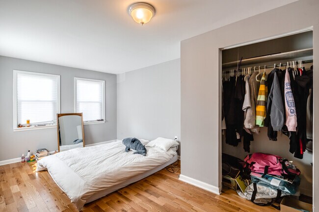 Building Photo - 2144 E Arizona St