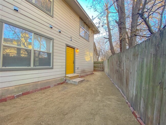 Building Photo - 5201 Bogey Ct