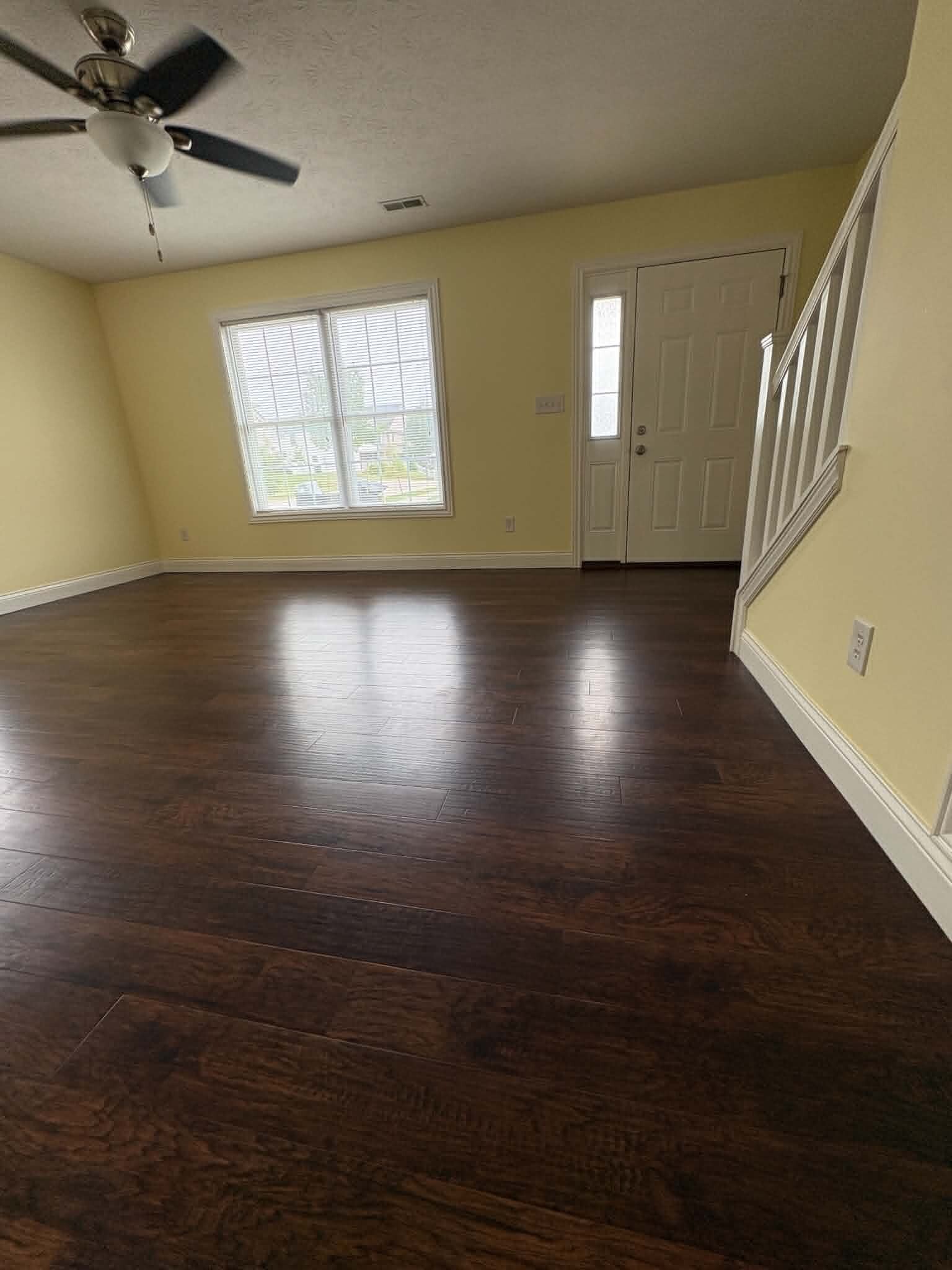 Living room - 1752 W Countryside Ln